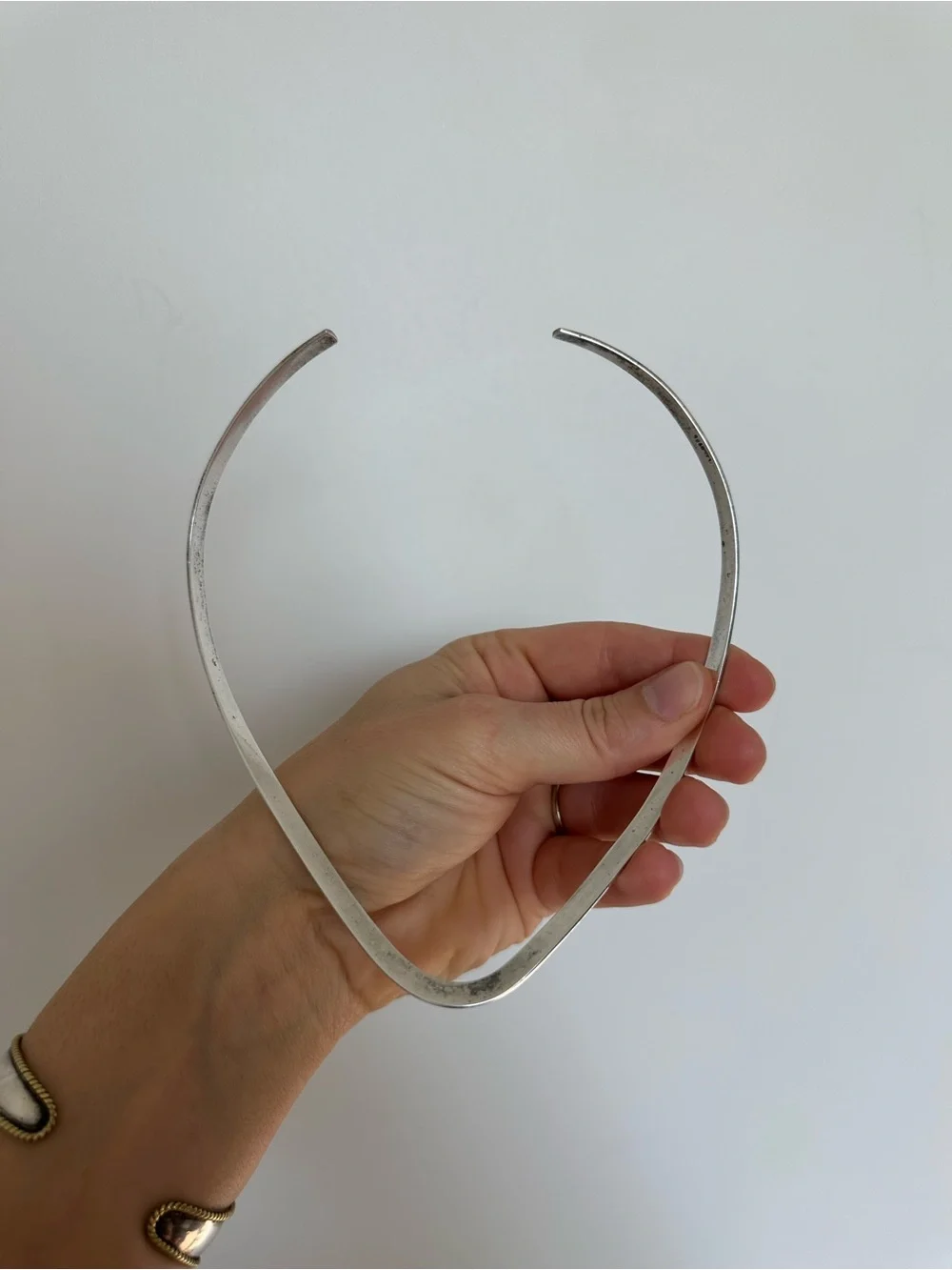 Minimalist Silver V-Shape Collar Necklace - Women Jewelry